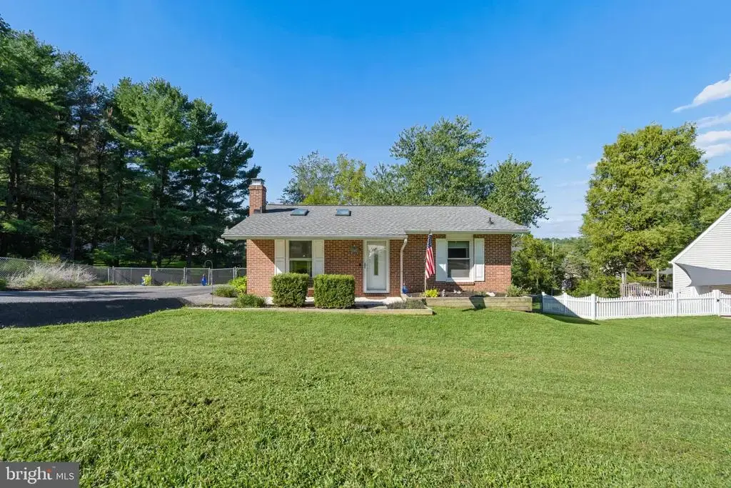 4 Donalds Ln, MOUNT AIRY