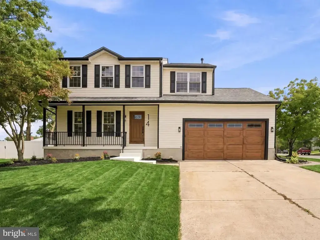 14 Powder Ln, BURLINGTON