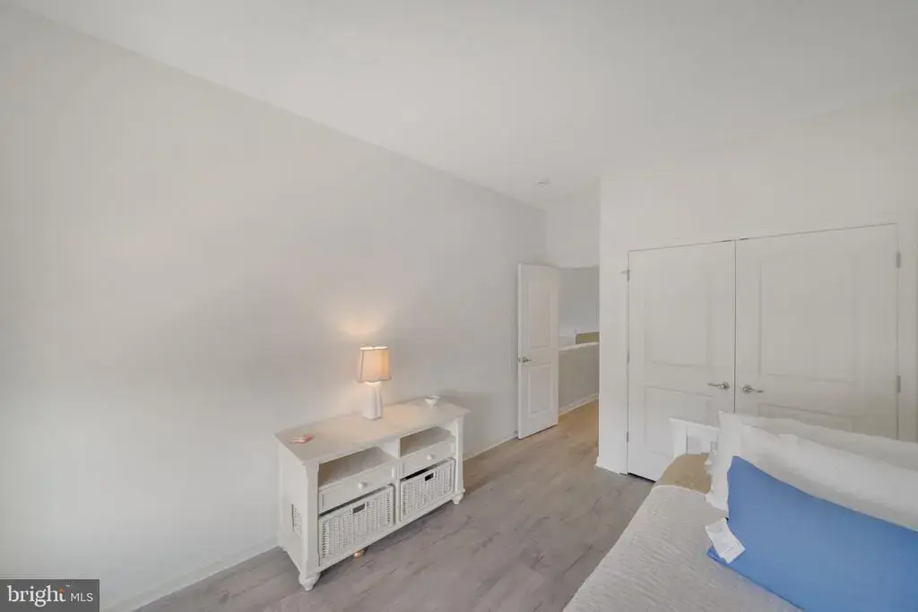 34386 Bronze, REHOBOTH BEACH