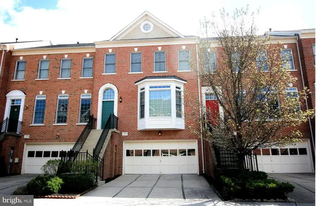4553 Fair Valley Dr, FAIRFAX