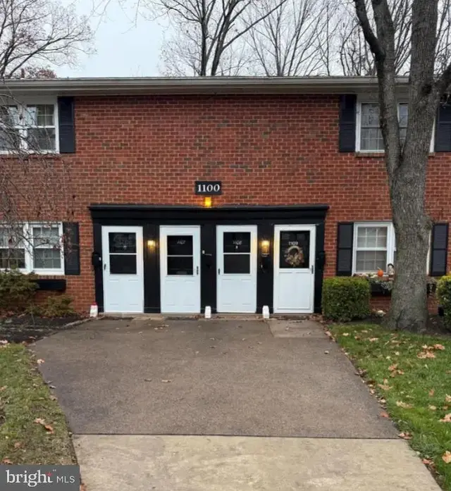 1108 Yardley Cmns, Yardley