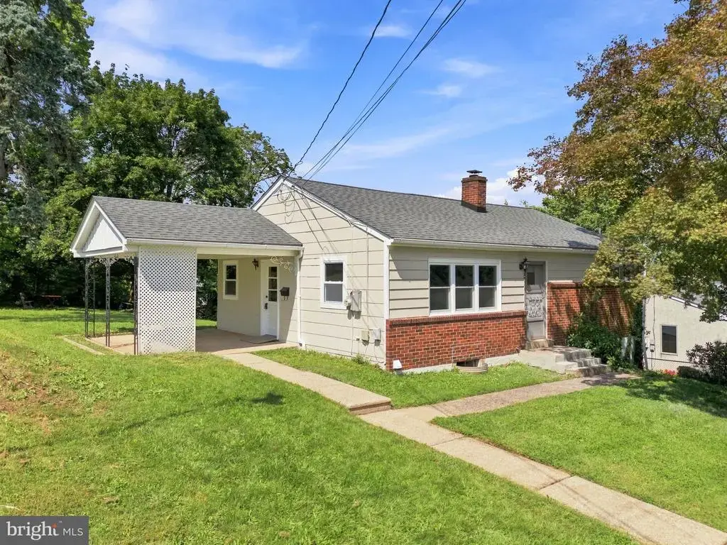 135 Pikeland Ave, SPRING CITY