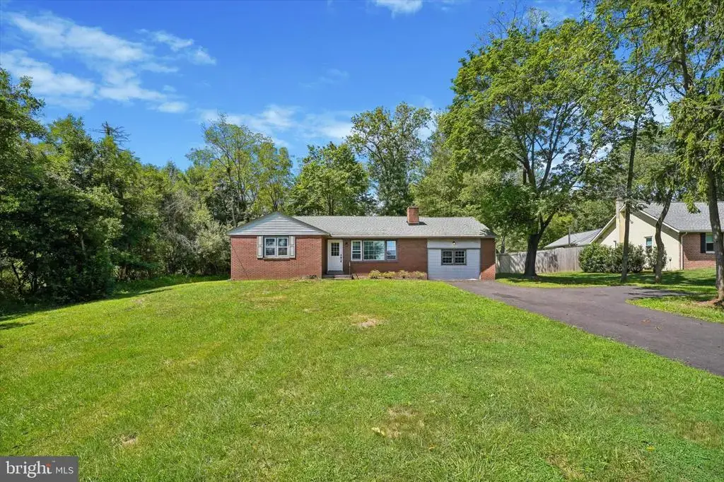 227 Fairhill Rd, HATFIELD