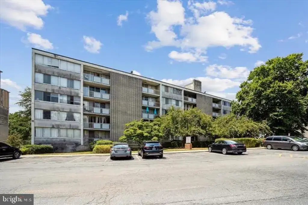 1828 Metzerott Rd #201, HYATTSVILLE