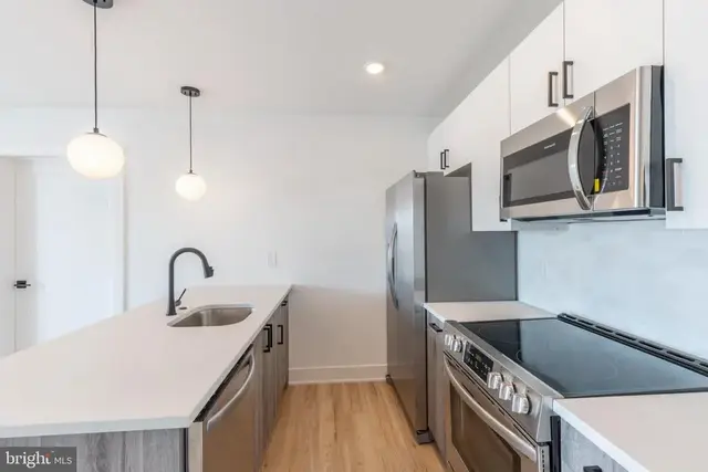 629 W Girard Ave #502, Philadelphia