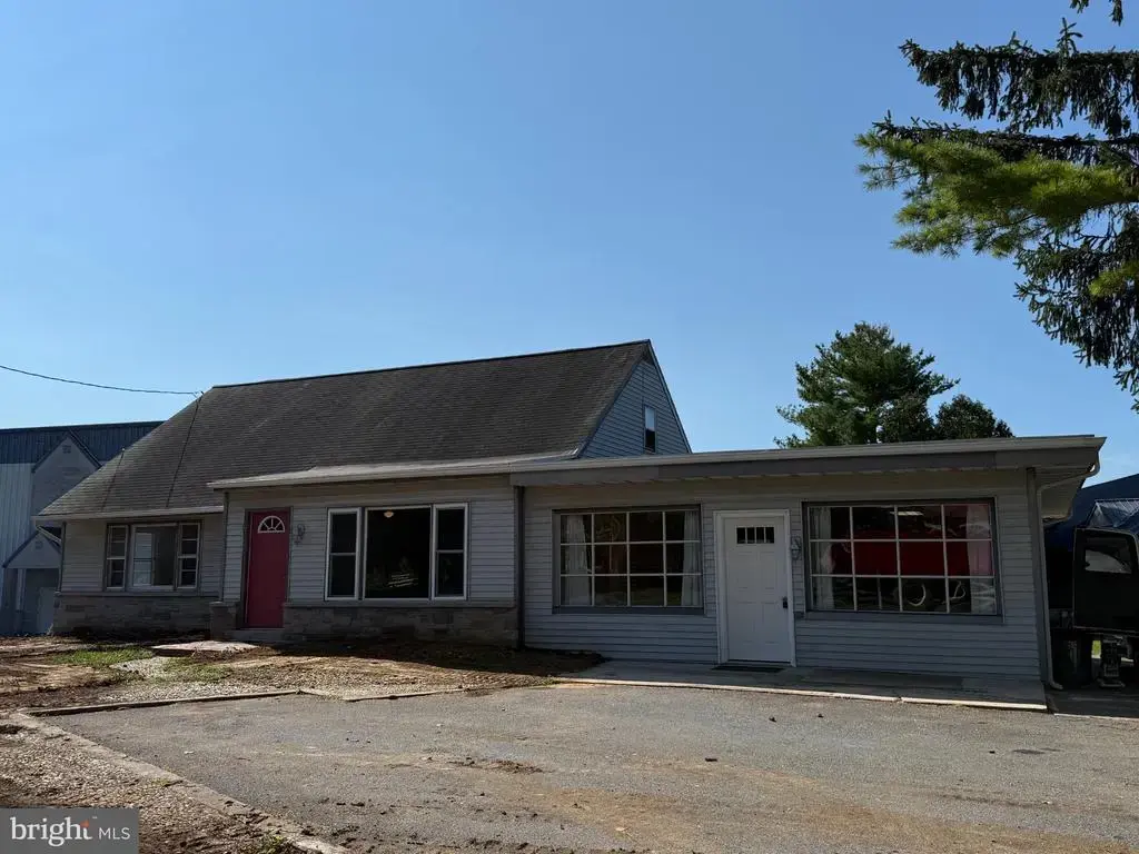 354 E Main St, LEOLA