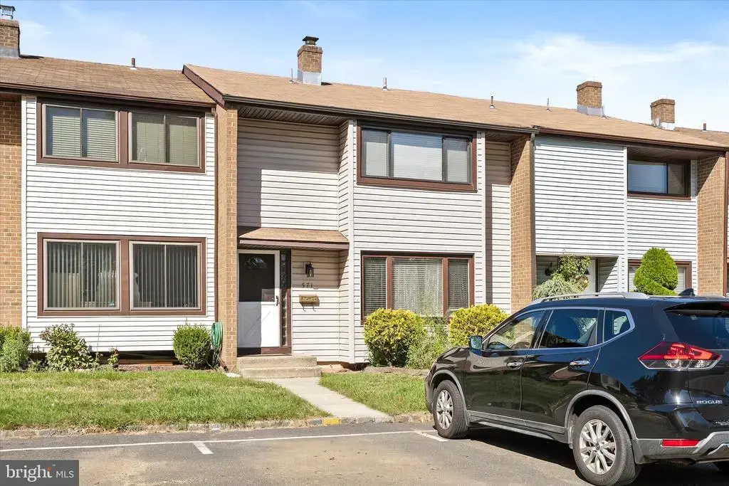 571 Fairfield Rd, EAST WINDSOR TWP