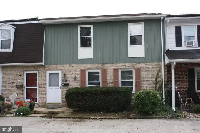 142 E Chapel Ave, Carlisle