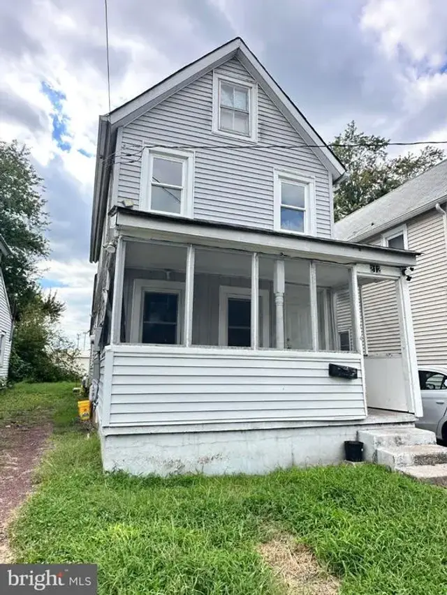 212 N Kirkwood St, Dover