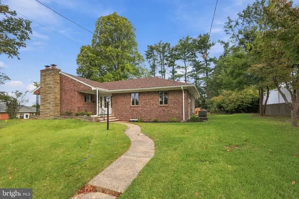 16 Charlotte St, SAYREVILLE