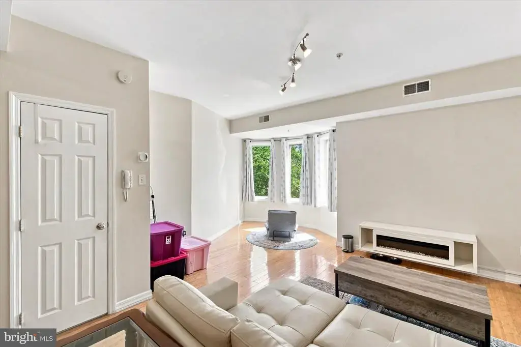 800 N 2nd St #4, PHILADELPHIA