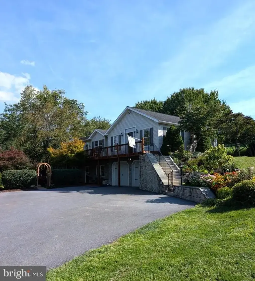 3701 E Elizabethtown Rd, MANHEIM