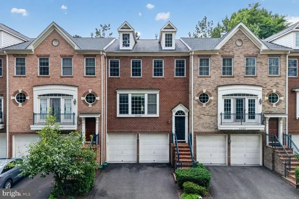 12285 Engelmann Oak Ln, FAIRFAX