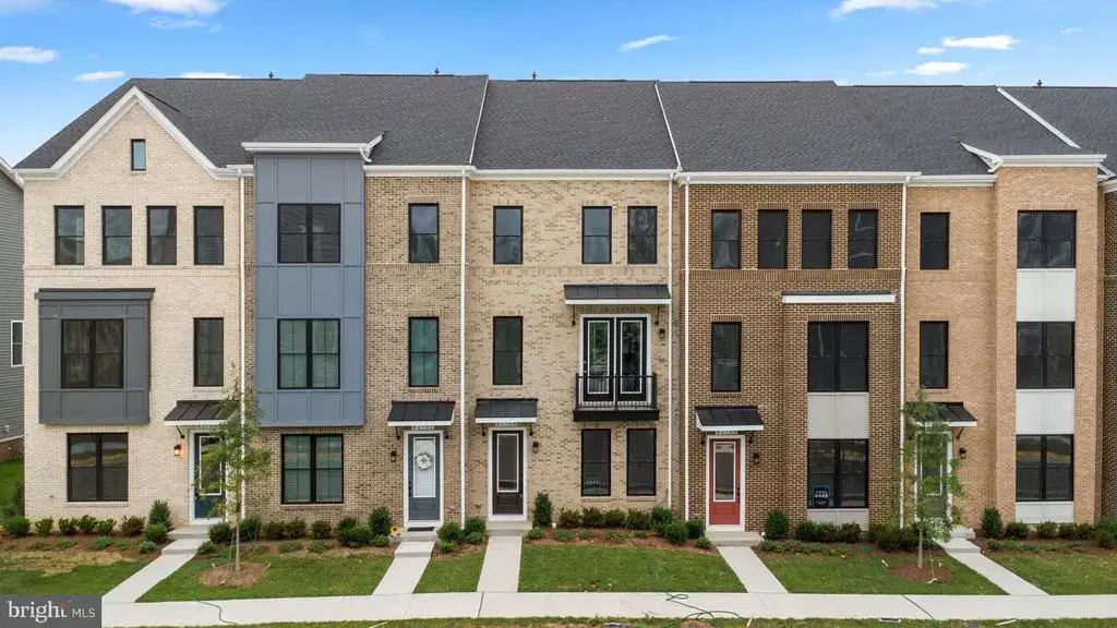 42104 Picasso Sq, ASHBURN