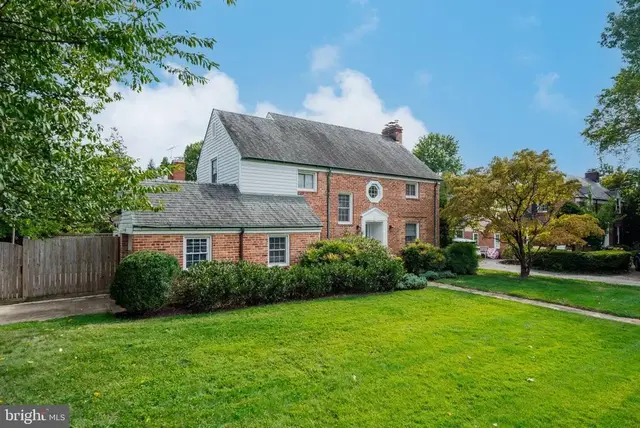 104 Williamsburg Dr, Silver Spring