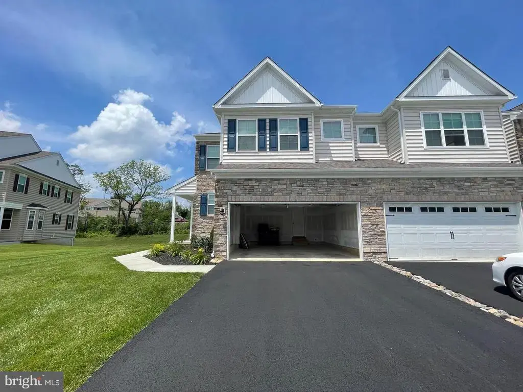 516 Gray Feather Way, ALLENTOWN