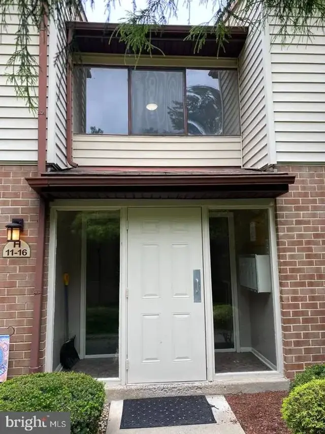 280 Bridgewater Rd #h15, Brookhaven