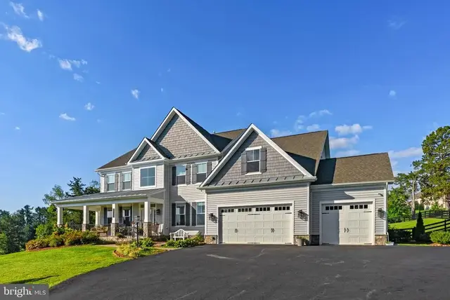 8075 Blue Hills Dr, Warrenton