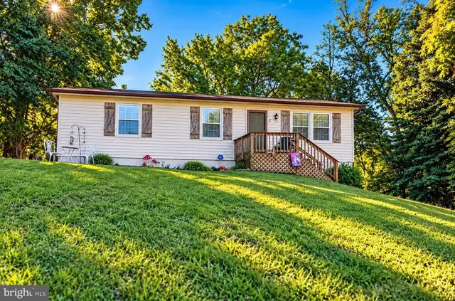 12398 Channel View Dr, Newburg