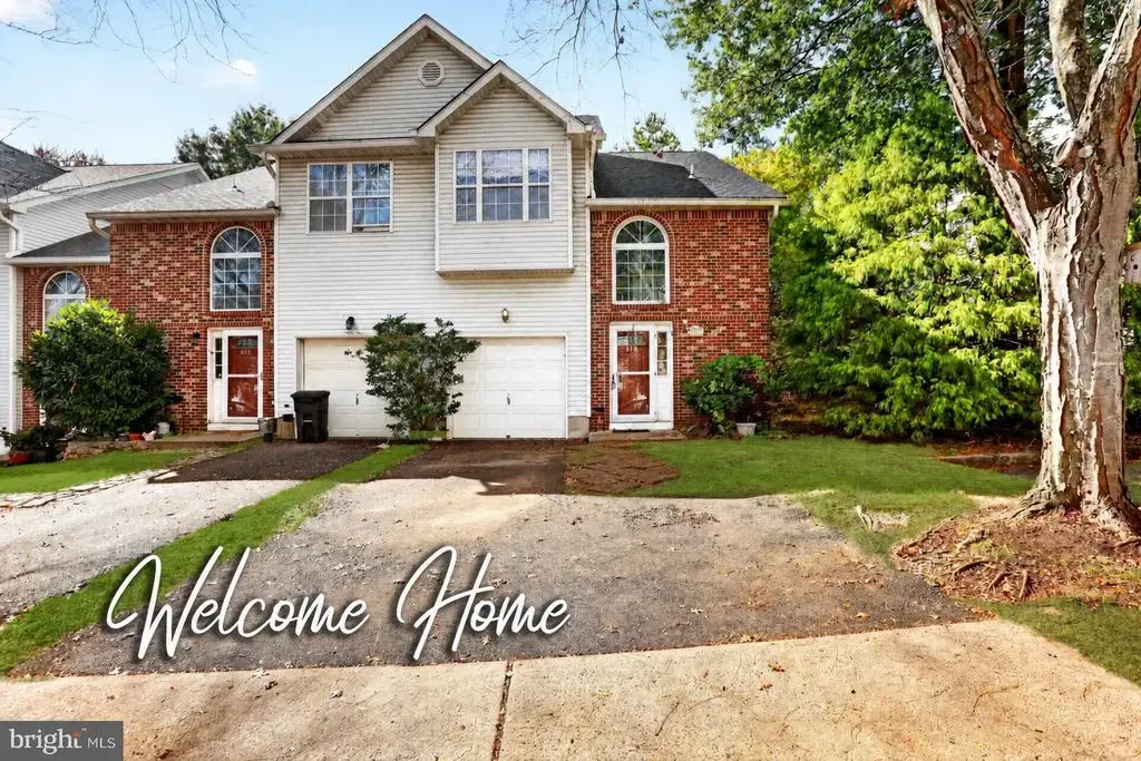 817 Lily Ln, EWING