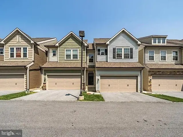26 Eagle Ln, Malvern