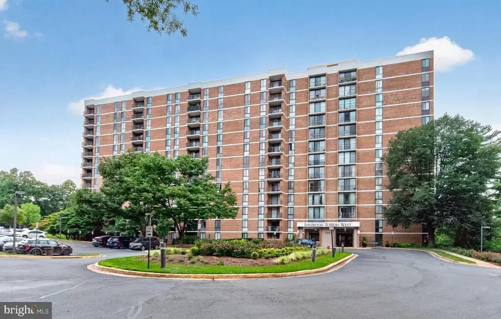 2300 Pimmit Dr #712, FALLS CHURCH