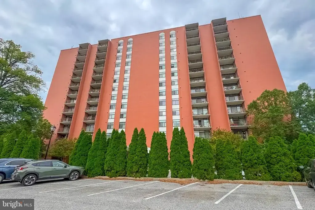 1 Smeton Pl #206, TOWSON