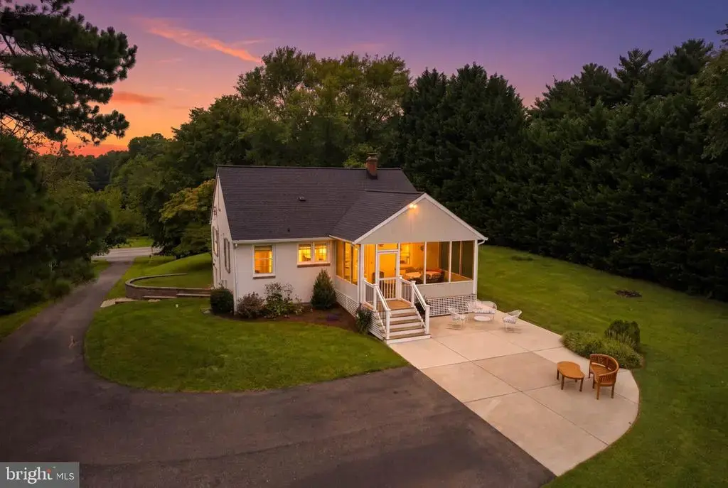 8609 Solomons Island Rd, OWINGS