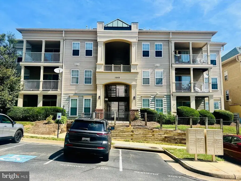 1049 Gardenview Loop #204, WOODBRIDGE