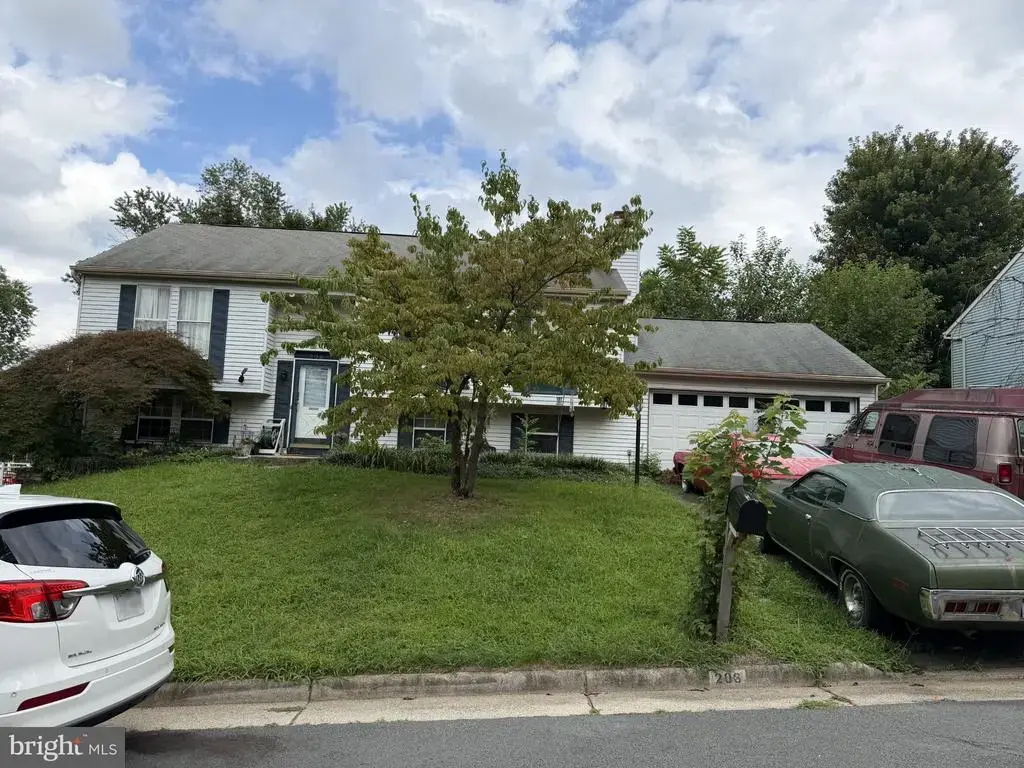 206 N Laura Anne Dr, STERLING