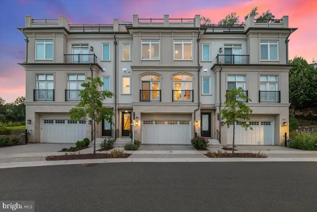 8205 River Rd, BETHESDA