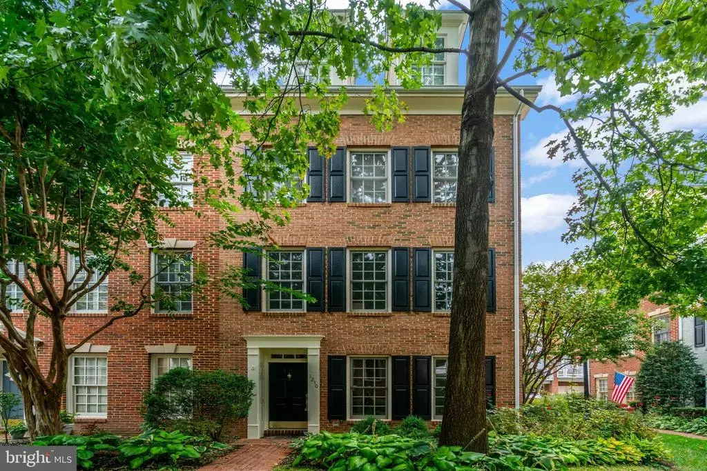 1210 Roundhouse Ln, ALEXANDRIA