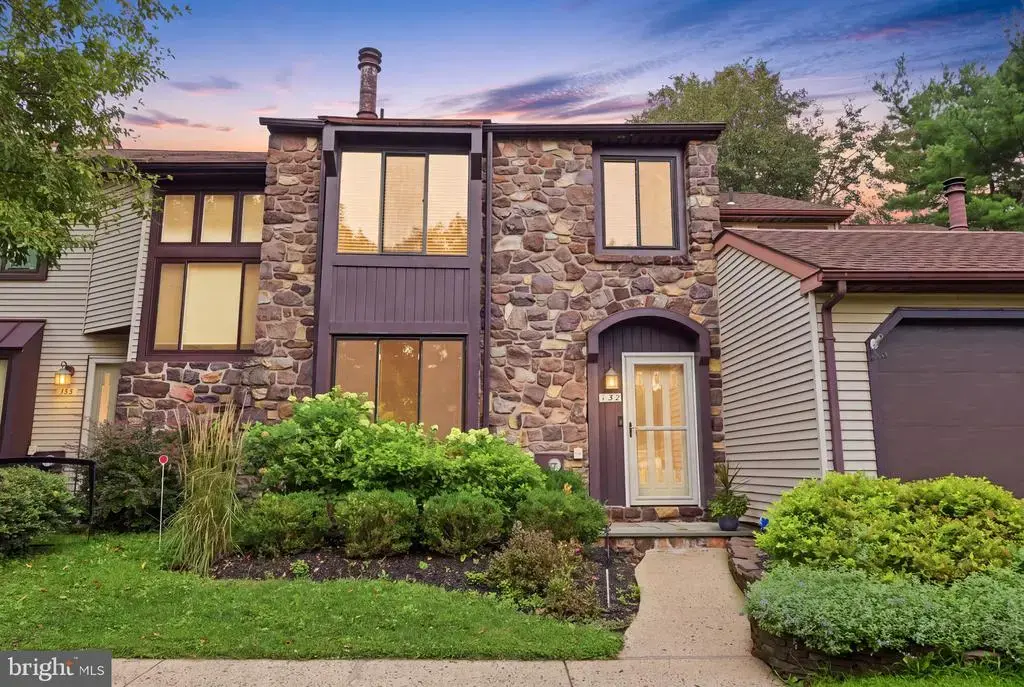 132 Windham Ct, NEWTOWN