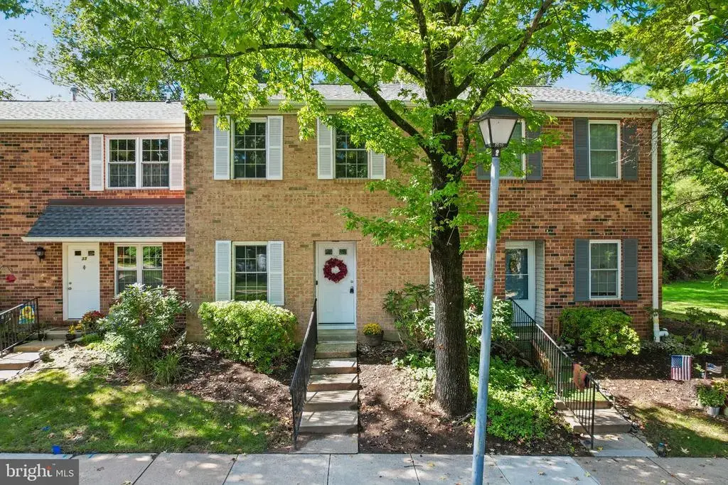 32 Magnolia Ct, LAWRENCE TOWNSHIP