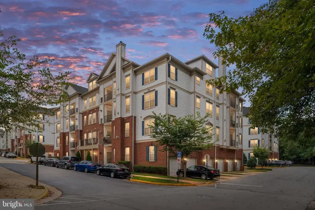 11635 Cavalier Landing Ct #405, FAIRFAX