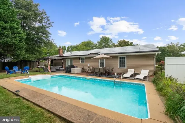 553 Harvest Rd, Severn