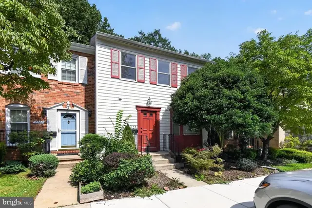 7768 Heatherton Ln, Potomac