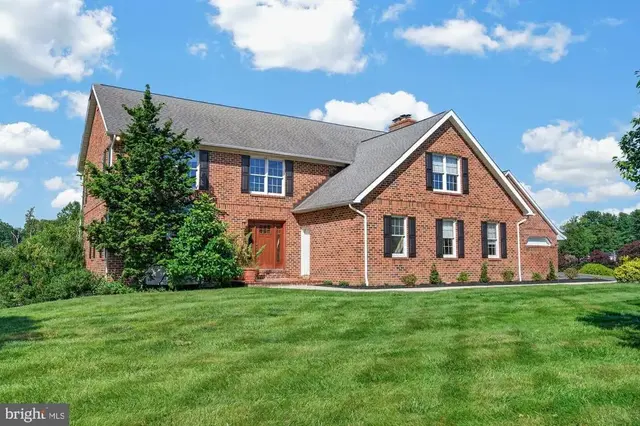 4 Country Hill Ct, Kingsville
