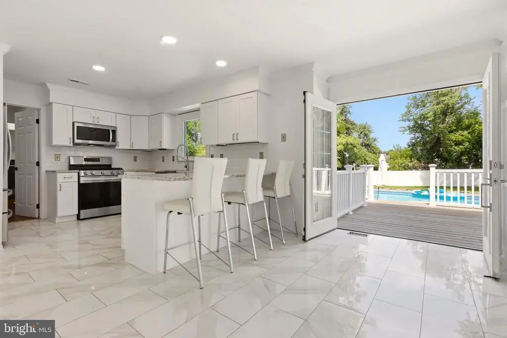 1405 Swan Ln, MULLICA HILL