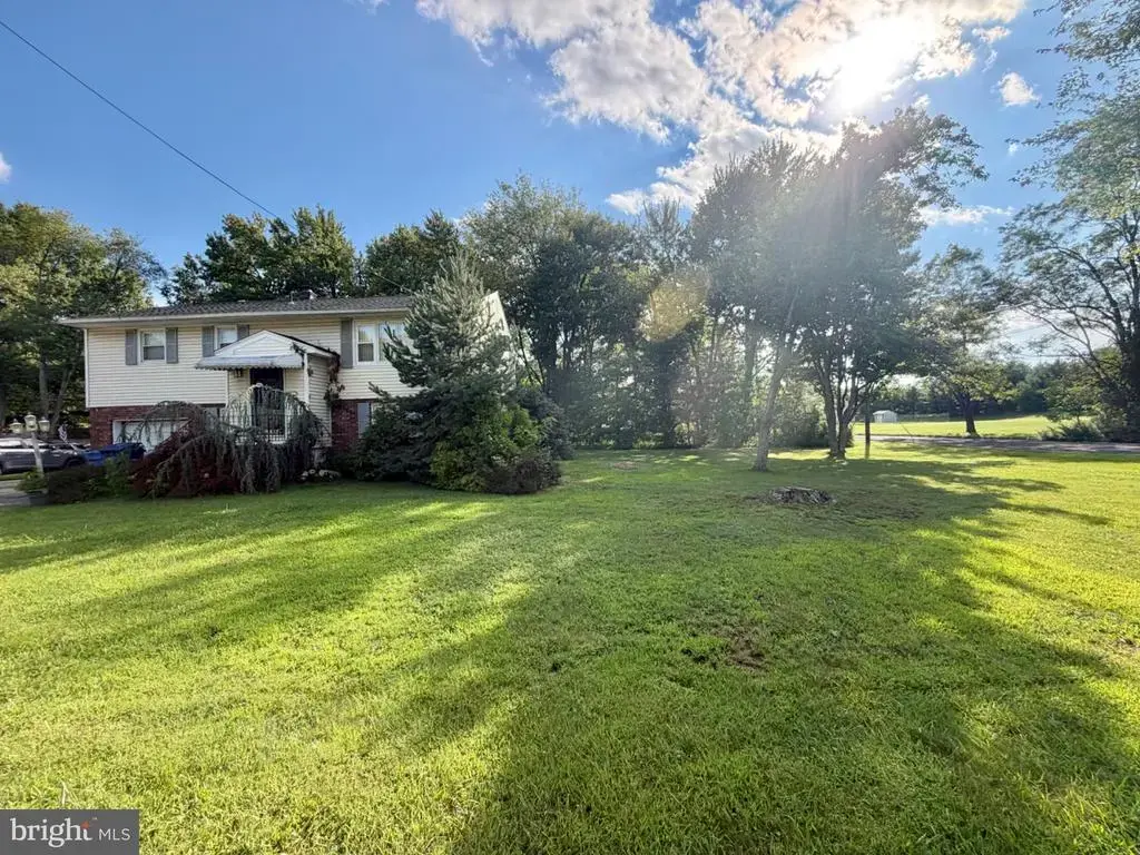 770 Adams Ln, NORTH BRUNSWICK