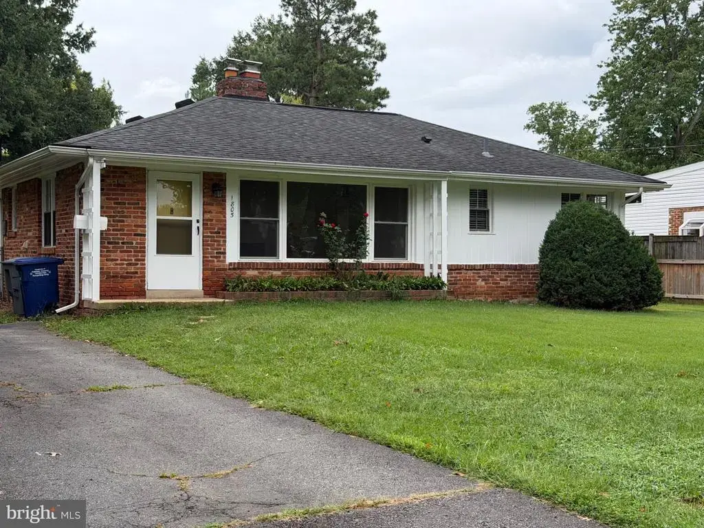 1805 Stratford Dr, ALEXANDRIA