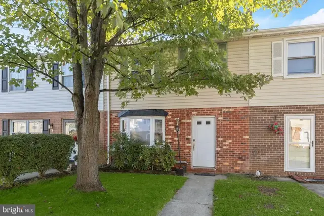 10 Hillside Ct, Westminster