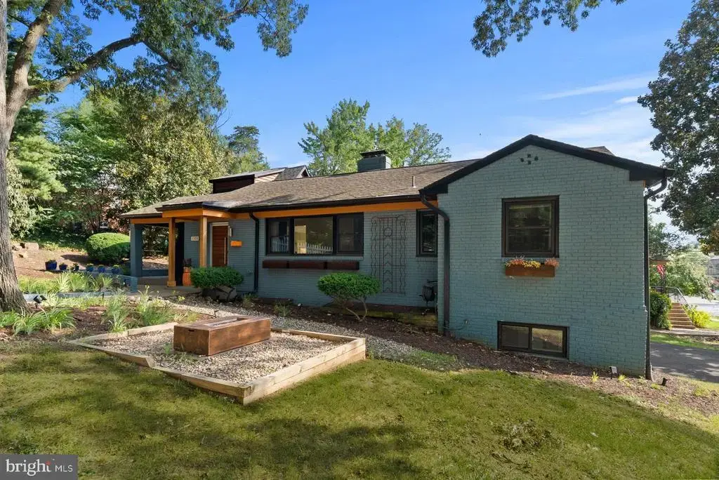 1108 Vassar Rd, ALEXANDRIA