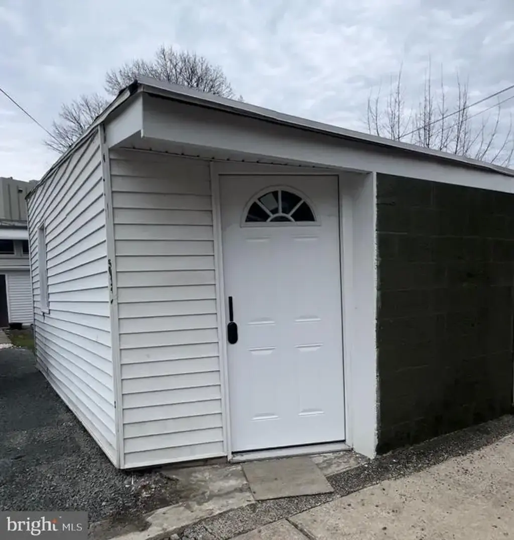 614 Minor St, READING