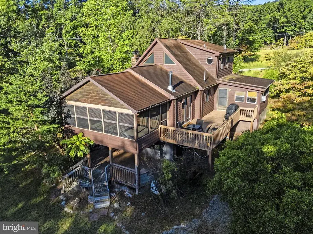 205 Candlewood Ln, GREAT CACAPON