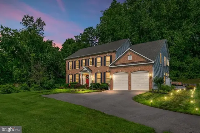 3 Sewall Ct, Edgewater