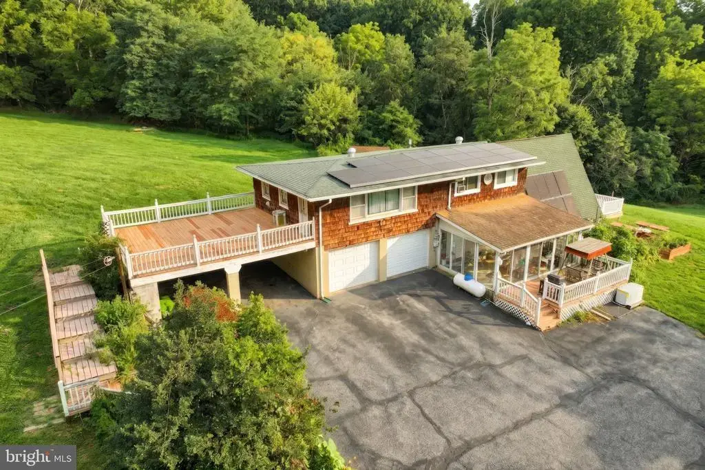 189 Clark Rd, DELTA