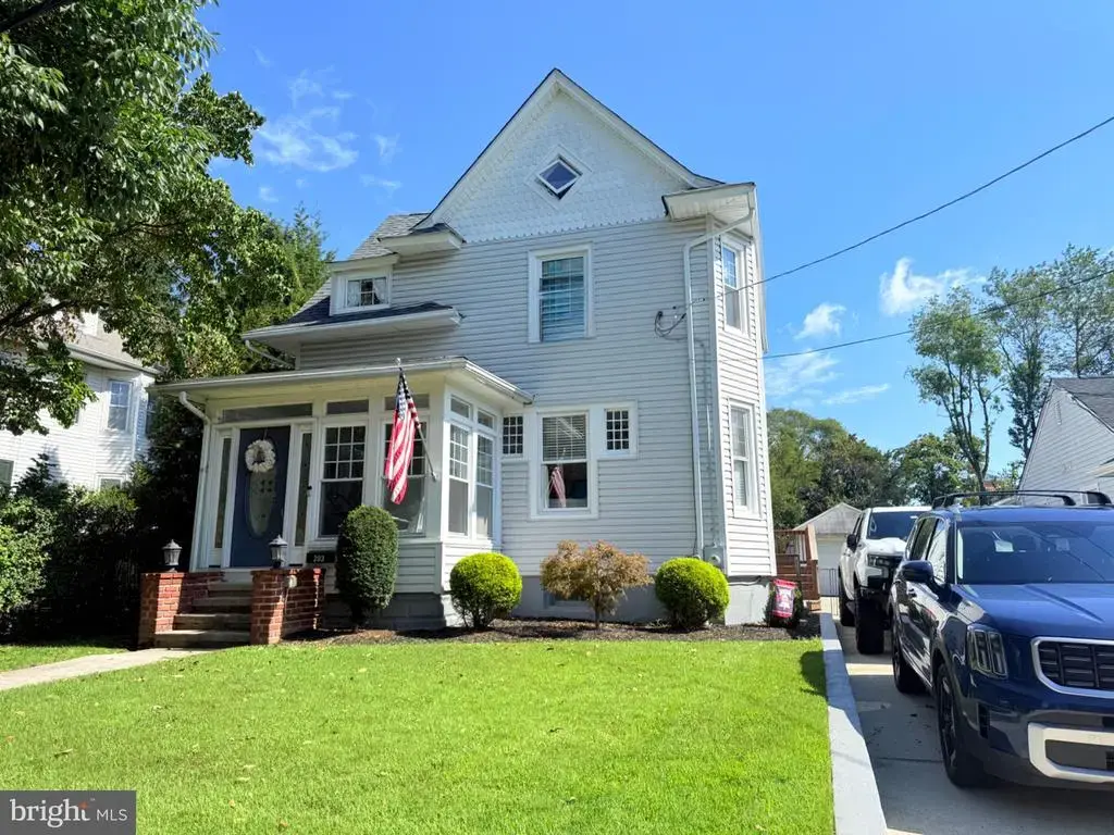 203 S Atlantic Ave E, STRATFORD