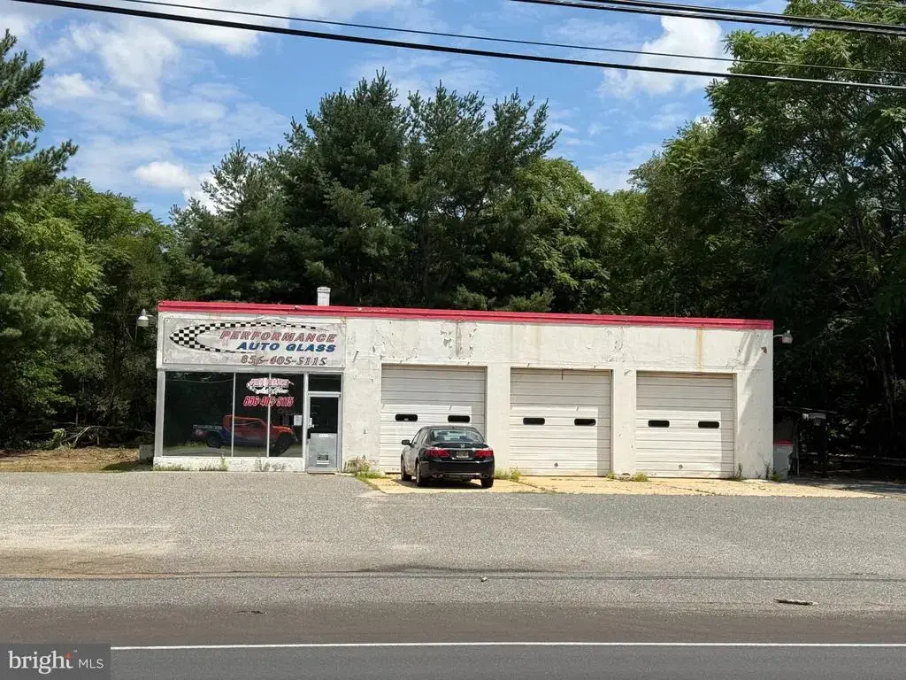 2481 N Delsea Dr, VINELAND