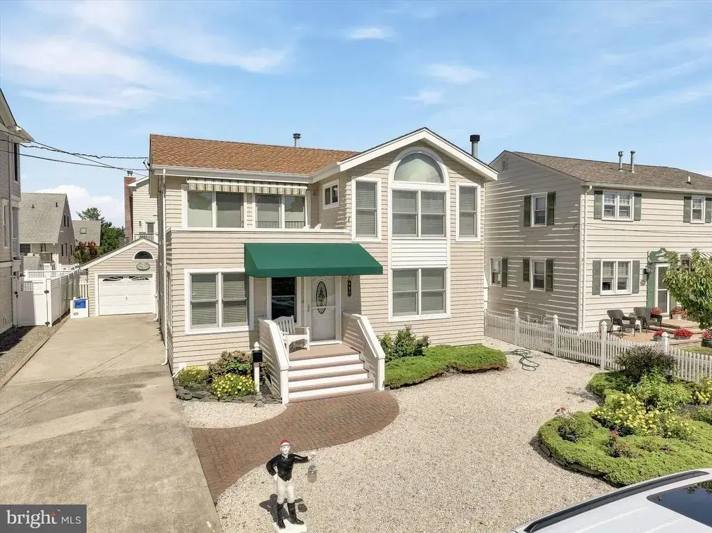 121 W New Jersey Ave, LONG BEACH TOWNSHIP